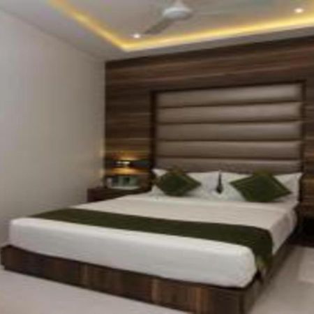 Hotel Meriton Mumbai Exterior foto