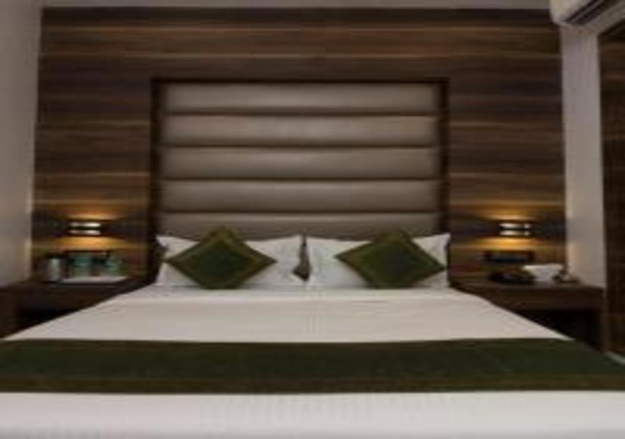 Hotel Meriton Mumbai Exterior foto