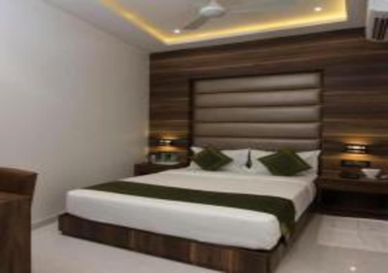 Hotel Meriton Mumbai Exterior foto
