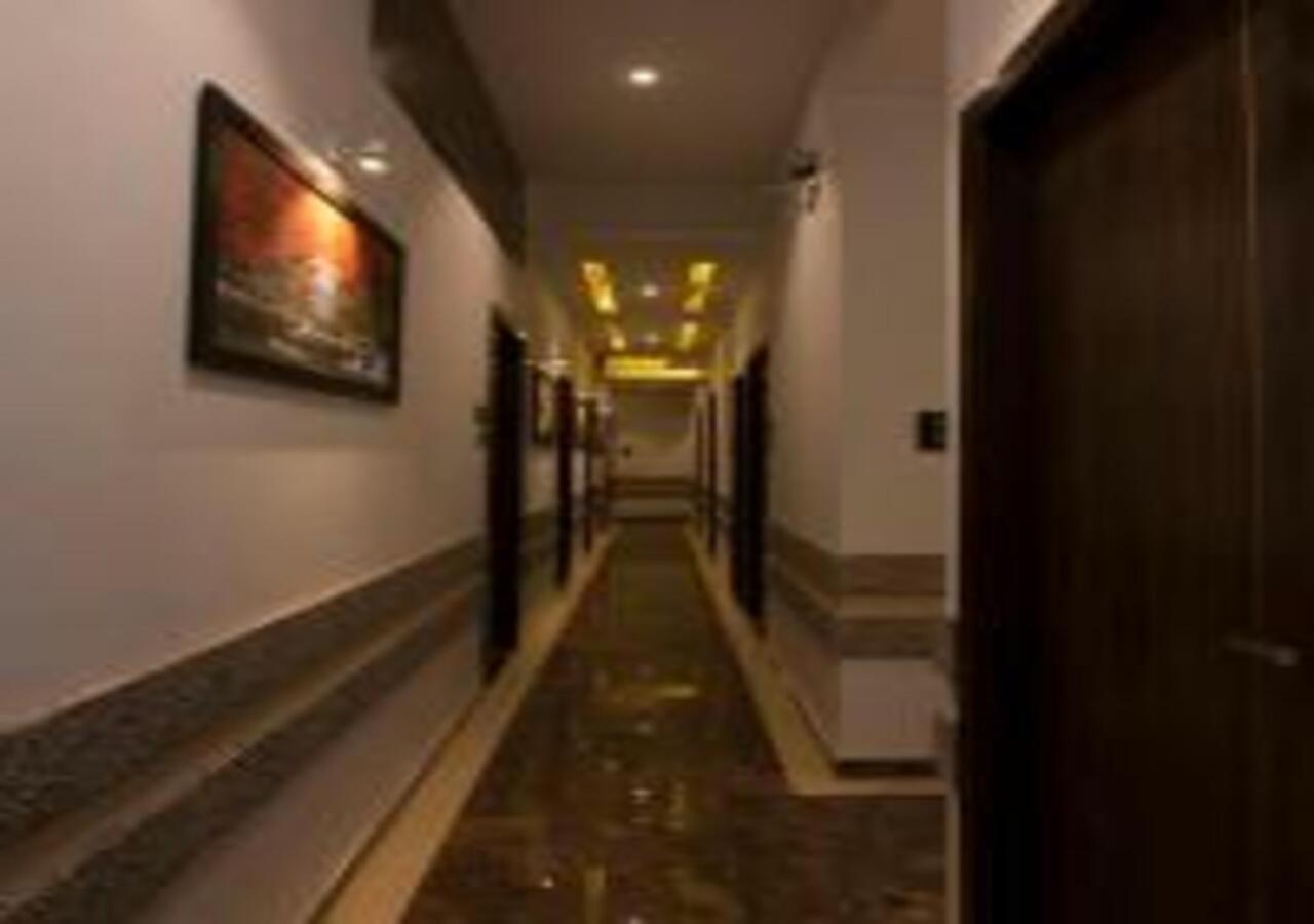 Hotel Meriton Mumbai Exterior foto