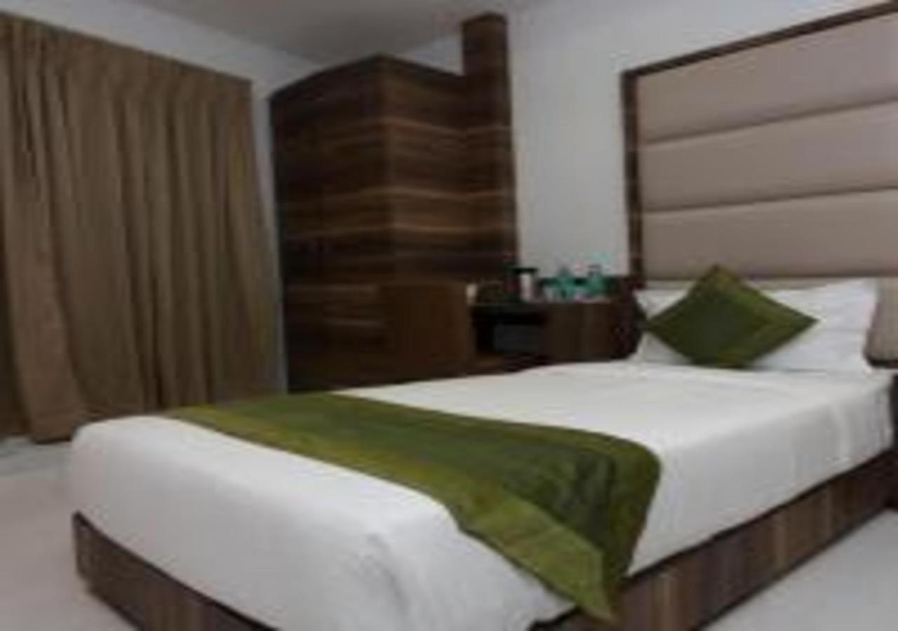 Hotel Meriton Mumbai Exterior foto